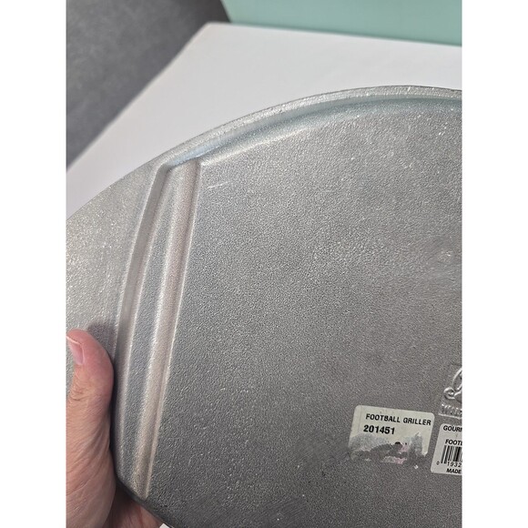 Wilton Armetale Gourmet Grillware Football Shape Griller - Picture 10 of 14